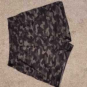 Lululemon Athletica Men Camo Short - M